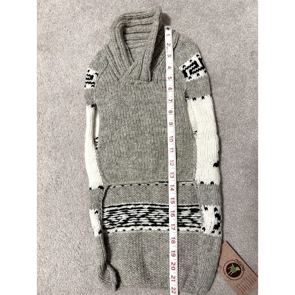 NEW‎ Chilly Dog Grey Wool Reindeer Sweater Shawl Hand Knit NWT Sz. Med 18-29 lbs